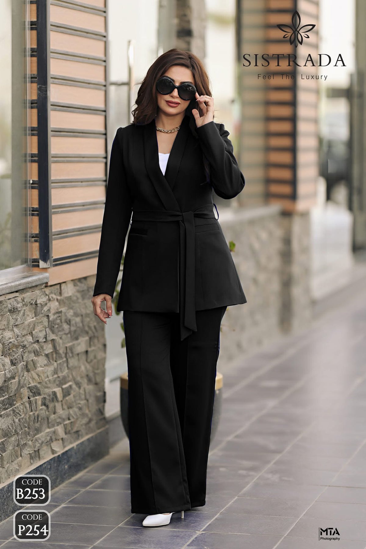 Embrace blazer-black